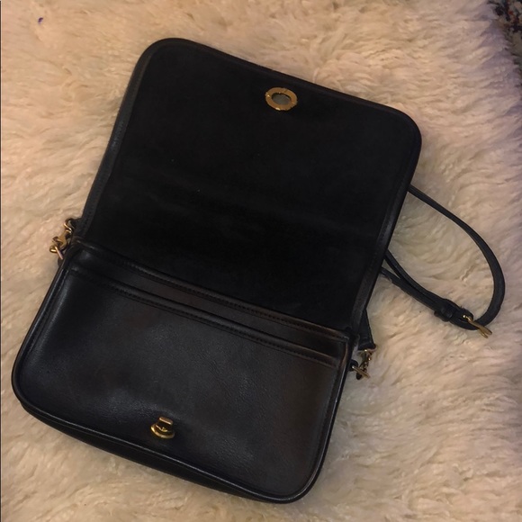 SOLD - Vintage Coach leather crossbody bag - black - Picture 5 of 9